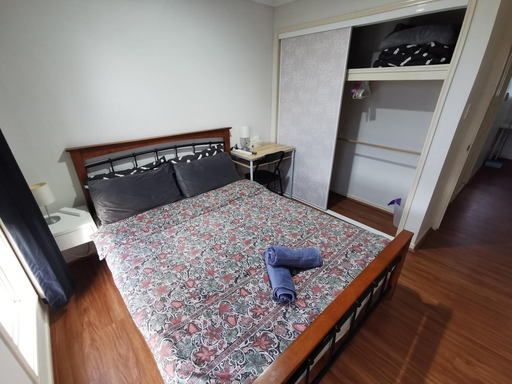 Shared House With Other Guests Near Shopping Center And Theme Parks Apartment โกลด์โคสต์ ภายนอก รูปภาพ